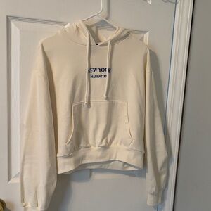 Cropped New York hoodie